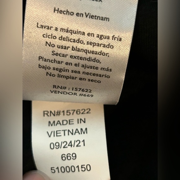 Eddie Bauer Women’s Black Hoodie with Drawstring
Soft Fabric Relaxed Fit medium - Picture 13 of 13